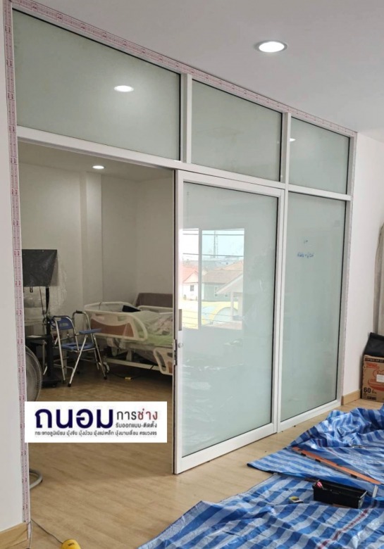 ติดตั้งกระจกอลูมิเนียมบานเลื่อน